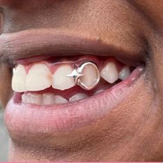 Simple Grills Teeth, Men Grills Teeth, Feminine Grill, Grill Design Teeth, Dainty Grillz, One Tooth Grillz, Fang Grillz Women, Grill Teeth Female, Tooth Grills For Women