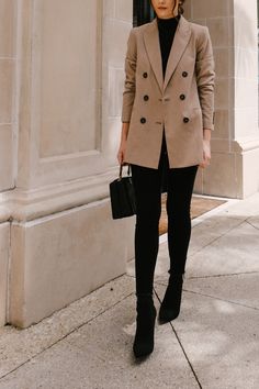 Nude Blazer Outfit, Fall Inspired Outfits, Outfits Ideas Women, Beige Blazer Outfit, Formal Winter Outfits, Camel Outfit, Camel Blazer