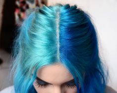 Blue And Green Hair, Hair Meme, Half And Half Hair, Split Dye, Peinados Fáciles Para Cabello Corto, Hair Color Blue