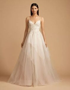 Allison Webb 4856 Chapin Wedding Dress 10 Tulle Ball Gown Net Silk USA | eBay Italian Wedding Dress, Allison Webb, Tulle Balls, A Line Bridal Gowns, Strictly Weddings, Dresses Beach, Beach Ideas, Tulle Ball Gown, Chapel Train