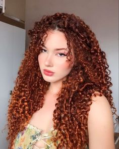 Curly hairs are round. However, In curly hair, the way that is cells divide and produced certain proteins in asymmetrical and correlates with the bends in the curve follicle. #wavyhairstyleforlonghairs #wavyhairstyle #hairology https://youtu.be/zIjwtFRD8Vo Curly Copper Hair, Copper Curly Hair, Ginger Curly Hair, Curly Hair Coloring, Cinnamon Hair, Dyed Curly Hair, Colored Curly Hair, Beautiful Curly Hair, Dull Hair