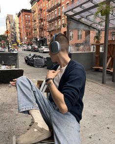 Early Winter Outfits, Vintage Jeans Outfit, New York Streetstyle, Birkenstock Boston Outfit, Boston Outfits, Masc Fashion, Birkenstock Outfit, Casual Shoes Outfit, Outfit Autumn