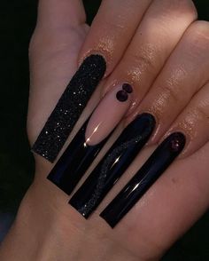 Black nails Black Acrylic Nails For Prom, Prom Nails Long, Black Acrylic Nails With Gems, Prom Nails Classy, Black Nails Ideas Coffin, Pretty Black Nails Acrylic, Long Black Nail Ideas, Black Nails Prom, Black Prom Nails Acrylic