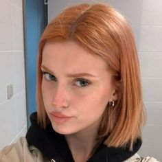 Ginger Bob Haircut, Light Copper Bob Hair, Long Bob Redhead, Short Light Copper Hair, Strawberry Blonde Bob Hair, Short Strawberry Hair, Short Light Red Hair, Ginger Bob Hairstyles, Dyed Red Hair Natural Looking