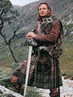 men in kilts!! Scottish Clothing, Istoria Artei, Rob Roy, Liam Neeson, Guinness