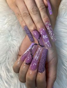 Birthday Nails Inspo Purple, Pink Aquarius Nails, 40th Bday Nails, Aquarius Nails Acrylic Designs, Purple Aquarius Nails, Aquarius Birthday Nails Short, Aquarius Acrylic Nails, Baddie Birthday Nails Aquarius, Birthday Nails Aquarius