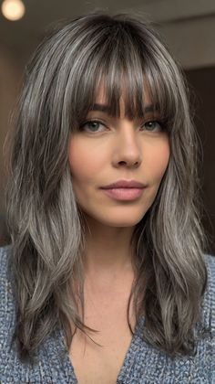 Style Your Look with Wavy Gray Lob with Side Gray Highlights Brown Hair, Womens Bob Hairstyles, Gray Hairstyles, Seamless Hair Extensions, Side Fringe