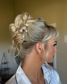 certainly one of my all time favourite styles - a modern version of a classic Bardot updo 🎀 Astrid, you chose the perfect style for your wedding day 🤩 and the pearl pins are a chef’s kiss Hair & Makeup by yours truly ✨ - bridal hairstyling / bridal hair inspo / wedding updo / bride hair and makeup / makeup artist kzn / pro hair and makeup / wedding vendors durban / bridal portraits Bridal Updo With Accessories, Updo Hairstyles With Pearls, Pearls In Updo, Bridal Bun With Pearl Pins, Up Do With Pearls, Bridal Updo With Hairpiece, Pearl Bride Hair, Wedding Bun With Pearls, Wedding Updo Pearls