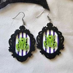 Brand New Boutique Beetlejuice, Earrings Color, Black Green, Jewelry Earrings, Women Jewelry, Boutique, Brand New, Green, Women Shopping