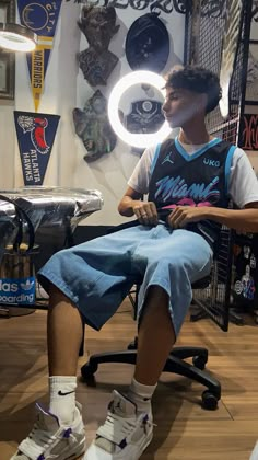 Basketball Jersey Outfit, Bad Clothes, Drip Outfit Men, Pretty Shoes Sneakers, Street Fashion Men Streetwear, Boys Summer Outfits, Mens Casual Dress Outfits, Jersey Outfit, Y2k Outfits