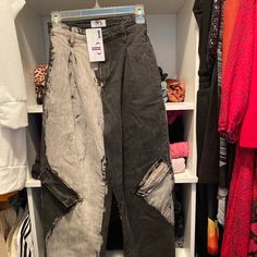 Size Medium, Runs Small Trendy Gray Wide Leg Cargo Jeans, Gray Cotton Grunge Pants, Gray Grunge Cotton Pants, Baggy Gray Grunge Jeans, Gray Baggy Grunge Jeans, Black Washed Pants For Spring, Spring Black Washed Pants, Washed Black Straight Leg Grunge Bottoms, Gray High Waist Denim Cargo Jeans