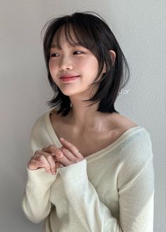 Asian Layered Bob, Short Haircut Japanese, Short Japanese Hair, Short Hairstyle Layered, Korean Style Short Hair, Short Hairstyle Japanese, Korean Short Hair Styles, Iu Haircut, Short Layered Bangs