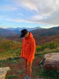 Hiker Girl Outfit, Camping Girl Aesthetic, Granola Hiking Outfit, Granola Girl Tattoo, Outdoor Girl Aesthetic, Hiker Girl Aesthetic, Granola Girl Fits, Hiking Aesthetic Outfit