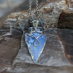 Arrowheads Jewelry, Wire Wrapped Stone Jewelry, Wire Wrap Jewelry Designs, Wire Wrapped Jewelry Diy, Arrowhead Necklace, Soldering Jewelry, Wire Wrapping Stones, Jewelry Hand, Wire Pendant