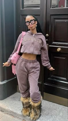 Two Piece Baddie Outfits, Winter Chill Outfits Black Women, Cozy Fits Black Women, Fly Winter Outfits, Sweatsuit Outfits Black Women, Stylish Outfits Black Women, Chill Cute Outfits, Chill Outfits Black Women, Sweatsuit Outfits Women