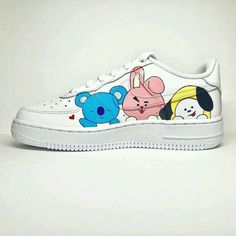 Bts Shoes, Diy Hearts, Hearts Images, Army Shoes, Army Accessories, Bts Merchandise, Painted Shoes Diy, Custom Sneakers Diy, Bts Hoodie