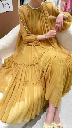 Retro Party Outfit, Silk Yellow Dress, Comfortable Maxi Dresses, Ruffled Silk Dress, Veil Dress, Contemporary Dresses, Goddess Dress, Summer Elegant, Silk Dress Long