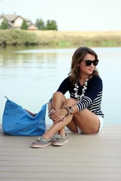 Preppy Mode, Adrette Outfits, Longchamp Tote, Conservative Fashion, Preppy Women, Nice Fashion, Nautical Looks, Mode Vintage