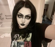 Whimsigoth Makeup, Dark Eyeliner, Traditional Goth, 80s Makeup, Show Makeup, Trad Goth