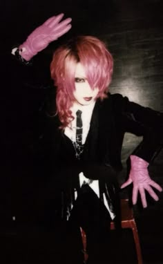 Visual Kei Outfit Ideas, Yuuki Lycaon, Pink Leather Gloves, Looking Down, Vkei Style, V Kei, Vkei Fashion, Malice Mizer, Kei Visual