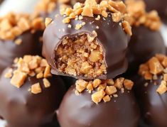 Easy Butterfinger Balls - Tastecove Butterfinger Balls, Homemaker Recipes, Candy Homemade, Peach Pie Recipes, Butterfinger Candy, Xmas Baking, Peanut Butter Balls Recipe, Trip Snacks