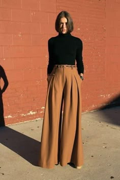 Black Palazzo Pants Outfit, Palazzo Pants Outfit, Wide Legged Pants, Trendy Outfits Winter, Pants Outfit Casual, Chic Pants, Trendy Winter, Lady Fashion