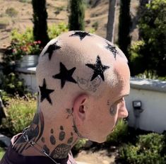 Bleach Buzzed Hair Designs, Buzz Cut Patterns, Punk Buzzcut, Bald Bleach Hair Designs, Shaved Head Bleach Designs, Buzzcut Dyed Hair Spiderweb, Buzzcut Hair Dye Art, Shaved Bleached Hair Guy