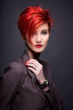 Love the color Coupe courte Haire cut Updo On Short Hair, Hair Pixie Short, Short Hair Pixie, Textured Updo, Short Red Hair, Hair Pixie, Edgy Short Hair, Short Hairstyles For Thick Hair