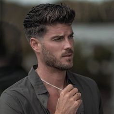 Men’s Classy Hairstyle, Short Length Haircut Men, Indian Mens Hairstyles, Oval Shape Haircut, Professional Mens Haircut, Oval Face Hairstyles Mens Medium, Oval Face Beard Style, Oval Face Hairstyles Mens, Men’s Facial Hair Styles