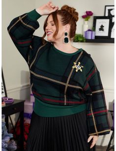 Rock around the Christmas tree with an extra magical sweater on! This Disney knit sweater is definitely on our wishlist for Santa. This deep green plaid intarsia sweater has bishop sleeves and an elongated rib at the waist. Mickey Mouse is featured on a gold snowflake design embroidered on the chest for a touch of Disney magic! Simple Christmas Outfits, Christmas Party Outfit Ideas, Party Outfit Ideas, Intarsia Sweater, Sweater Plus Size, Christmas Day Outfit, Red Sweater Dress, Sweater Plus, Hot Sweater