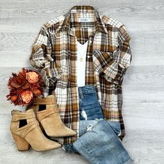 The Perfect Oversized Fall Flannel To Pair With Leggings Or Your Favorite Pair Of Jeans, Designed With Versatility, And Comfort. Details: Oversized Flannel Lightweight 1 Size Pocket Roll-Up Sleeve Detail Comfy Fall Flannel, Oversized Flannel, Fall Plaid, Oversized Long Sleeve, Fall Fashion Outfits, Casual Fall Outfits, Private Label, Anaheim, Fall Winter Outfits