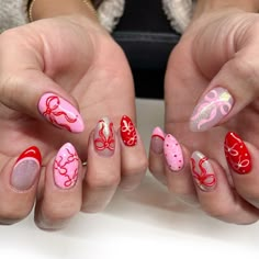 Cute Christmas Nail Ideas For Teens, Nail Inspired Christmas, Christmas Nails Girly, Bow Valentines Nails, Pink Tulip Nails, Cute Acrylic Nails Christmas, Cute Nail Designs For Christmas, Cute Christmas Nails With Bows, Christmas Bow Nails Design