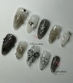 Thank you for stopping by and supporting a small business!  Most of our products are made from highest quality gel X nails with 4-6 layers of coating. It can be reusable and last for more than 14 days, f you take it off right. For instruction, please message me. Each set comes with 10 handmade press on nails, a mini file, a mini buffer, a cuticle stick.  Measurements Please measure your own nail and find your size from our picture guide. We totally can do custom size as your request, just help u Korean Nails, Fake Nails With Glue, Pretty Gel Nails, Really Cute Nails, I'm With The Band, Nail Length, Stick On Nails, Dream Nails, Chic Nails