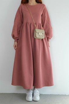 Asethic Caption, Islamic Dress Design, Winter Frocks For Women, Simple Dress Casual, Estilo Hijab, Stile Hijab, Best Winter Outfits, Muslim Outfits Casual, Stylish Short Dresses