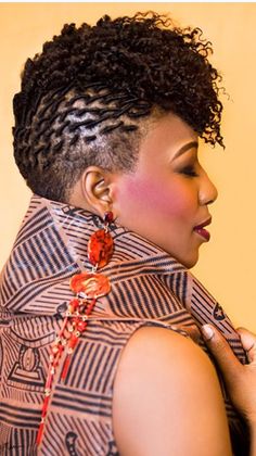 Simple Haircuts, Hairstyles Asian, Braids With Shaved Sides, New Natural Hairstyles, Haircuts For Black Women, Tapered Natural Hair, Short Locs Hairstyles, Shaved Sides