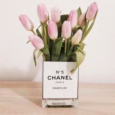 ... Feminine Esthetics, Tulips Vase, Tulips Vintage, Chanel Perfume Bottle, Chanel Flower, Old Perfume Bottles, Bedroom Redo, Diy Perfume, Creative Flower Arrangements