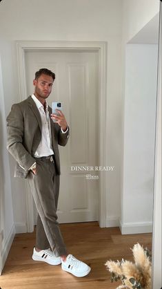 Old Money Men, Money Men, Suits And Sneakers, Mens Casual Suits, Guys Fits, Formal Men Outfit, Classy Outfits Men, Men Closet, Outfits Hombre