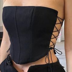 Size Medium Black Corset With Cut Out Laced Sides Dc Oc, Corset Fashion Outfits, Fest Outfits, Corset Outfit, Corset Fashion, Corset Crop Top, Top Streetwear, Black Corset, Looks Chic