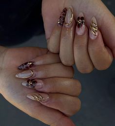 Autumnal Floral Nails, Autumn Style Nails, Almond Blooming Gel Nails, Chrome Nails On Black Women, Almond Nails Airbrush, 3d Autumn Nails, Autumn 3d Nails, Gold Y2k Nails, Long Autumn Nails