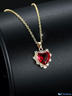 OrcaJump - Collar con colgante de diamantes de imitación en forma de corazón Red Prom Necklace, Red And Gold Necklace, Gold And Red Jewelry, Red Heart Jewelry, Boyfriend Girlfriend Necklaces, Necklaces Red, Red Heart Necklace, Embellished Fashion, Pretty Jewelry Necklaces