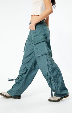 Grunge style gets comfortable in the new Showpiece Low Rise Cargo Pants from PacSun. These lightweight woven pants sit low on the waist and feature roomy cargo side pockets and a loose baggy fit. Cargo Baggy Pants, Low Rise Cargo Pants, E Signature, Incentive Programs, My Mobile Number, Baggy Pants, Baggy Pant, Grunge Style, Baggy Fits