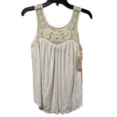 American Eagle Outfitters Lace Soft & Sexy Sleeveless Top Size Small Brand New With Tag Approximate Measurements Laying Flat Pit To Pit 14.25” Length 24” Smoke Free Fashion Ideas, American Eagle Outfitters, Sleeveless Top, American Eagle, Summer Fashion, Womens Tops, Tank Tops, Brand New, Reading