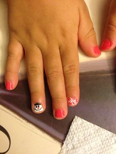 Christmas Nails For Toddler, Easy Xmas Nails For Kids, Christmas Nails Little Kids, Toddler Christmas Nails, Kid Christmas Nails Easy, Christmas Nails Girls Short, Kids Christmas Manicure, Toddler Nail Ideas, Toddler Nail Designs