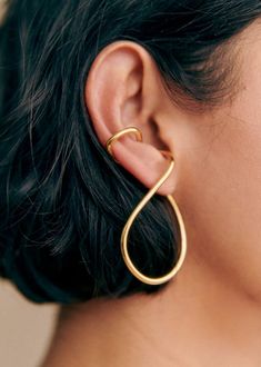 Tessa Earrings - Gold - Brass - Sézane Chic Wedding Jewelry, Sezane Earrings, Necklace Craft, Mothers Necklace, Skull Necklace, The Ear, Jewelry Lookbook, Ear Cuffs, White Earrings