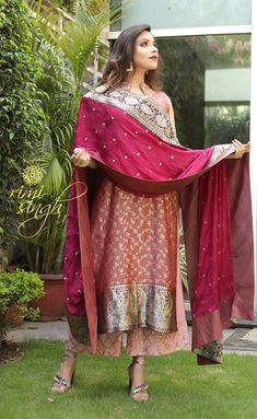 Banarasi Kurta Designs Women, Latest Dress Design, Pakistani Wedding Outfits, Summer 19, Pakistani Fashion Party Wear, Kurta Designs Women, Indian Bridal Outfits, Designer Dresses Casual, Party Wear Indian Dresses