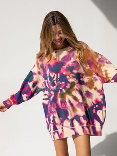 Taylor Oversized Sweater|Sunrise Tie-Dye-view 1 Tie Dye Pajamas, Fall Tie Dye Shirts, Tye Dye Outfits Fashion, Tie Dye Color Combinations, Tye Dye Ideas, Unique Tie Dye Patterns, Classy Tie Dye, Tie Dye Ideas, Dark Tie Dye