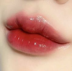 Reference Photos Lips, Lip Looks Aesthetic, Red Lips Korean, Lip Claim, Naturally Red Lips, Ulzzang Lips, Upturned Lips, Round Lips, Clear Lips