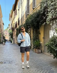 Mens Summer Date Outfit, European Summer Mens Outfit, Short Male Outfit, Mens Summer Outfits Europe, Spain Outfit Men, Summer Brunch Outfit Men, Mens Summer Night Outfit, Paris Summer Outfits Men