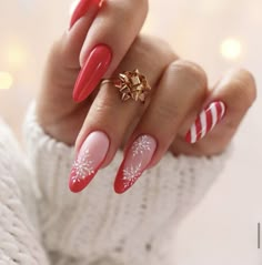 Almond Nails Designs, Thanksgiving Nails, Festival Nails, New Year's Nails, Christmas Nail, Christmas Nail Art, Gold Nails