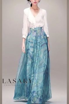 Lasaky - Elegant Ensemble for a Fashion Show: Stylish and Figure-Flattering Two-Piece Attire Mother Of The Bride Dresses Long, Long Skirt Outfits, Skirt Fabric, Crazy Outfits, Special Clothes, Simple Pakistani Dresses, Fashion Show Images, Moda Vintage, Long Puff Sleeves